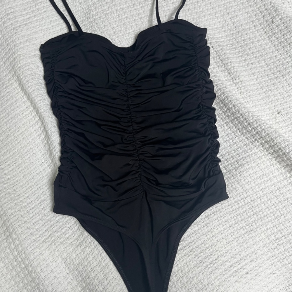 Express Ruched Bodysuit - Picture 3 of 4